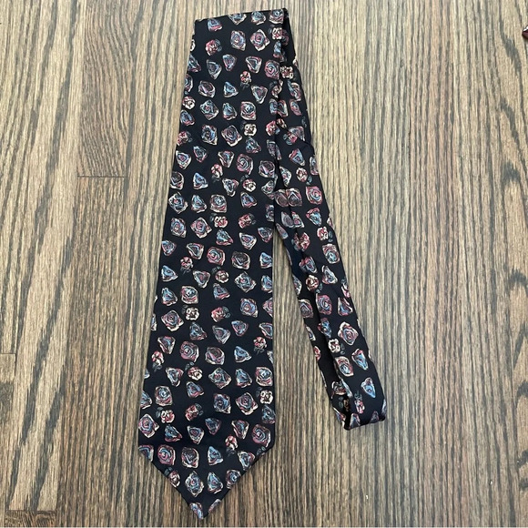 Vintage Madison Collection by Danbury black all over print 100% silk tie - Picture 1 of 4